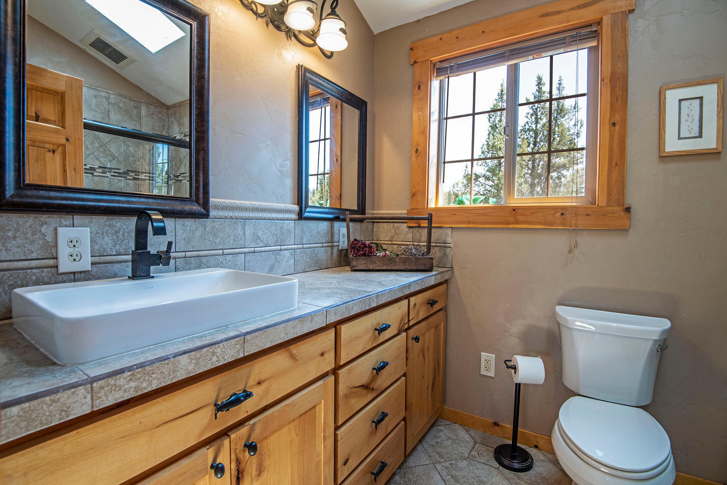 70587 Holmes Road Sisters, OR 97759 - Photo 10 of 31 11