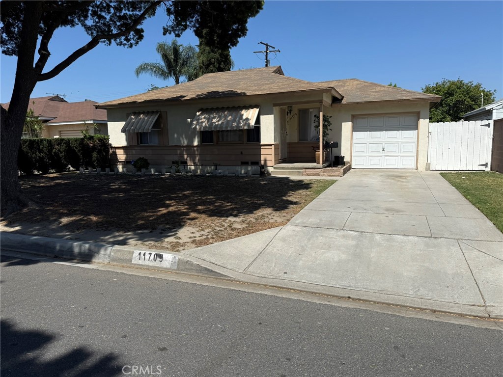 11709 Samoline Avenue Downey, CA 90241 - Photo 1 of 17