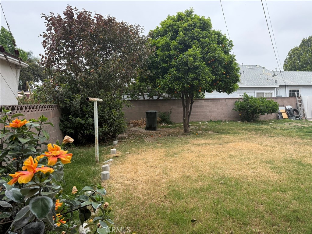 11709 Samoline Avenue Downey, CA 90241 - Photo 13 of 17