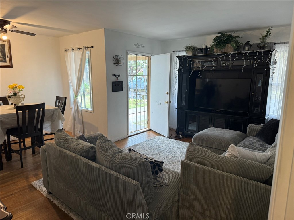 11709 Samoline Avenue Downey, CA 90241 - Photo 15 of 17