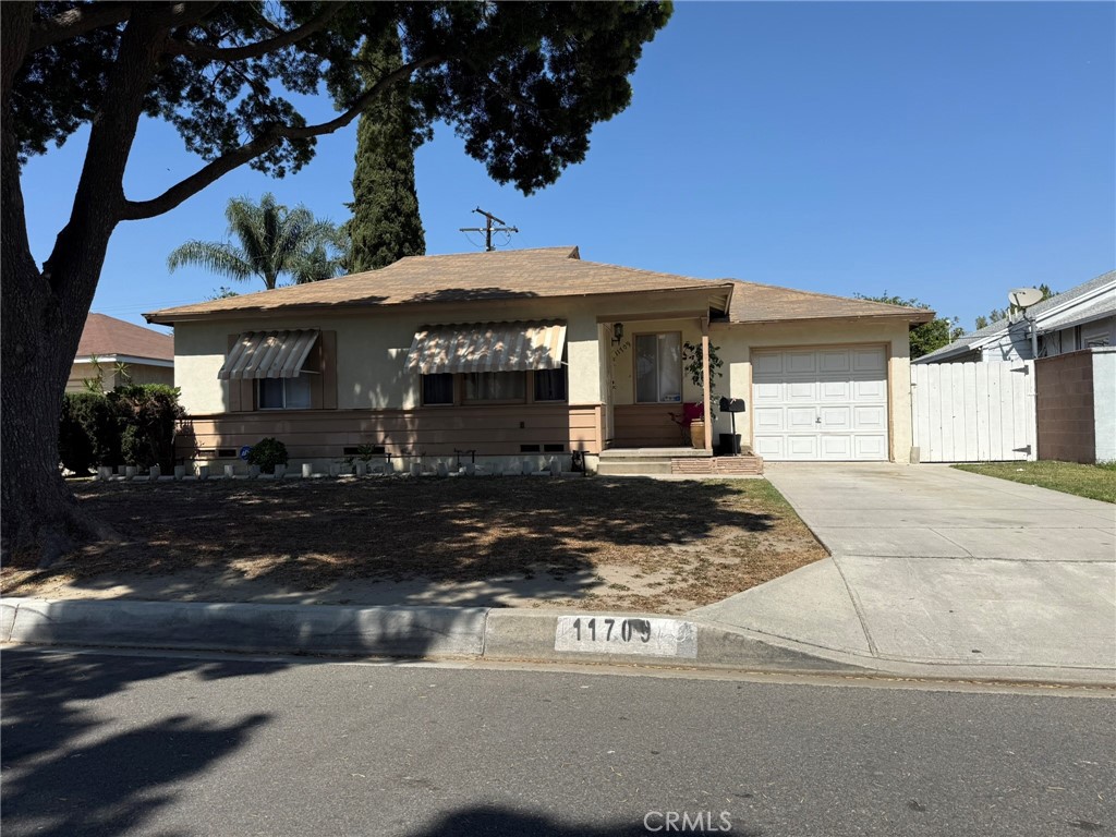 11709 Samoline Avenue Downey, CA 90241 - Photo 2 of 17