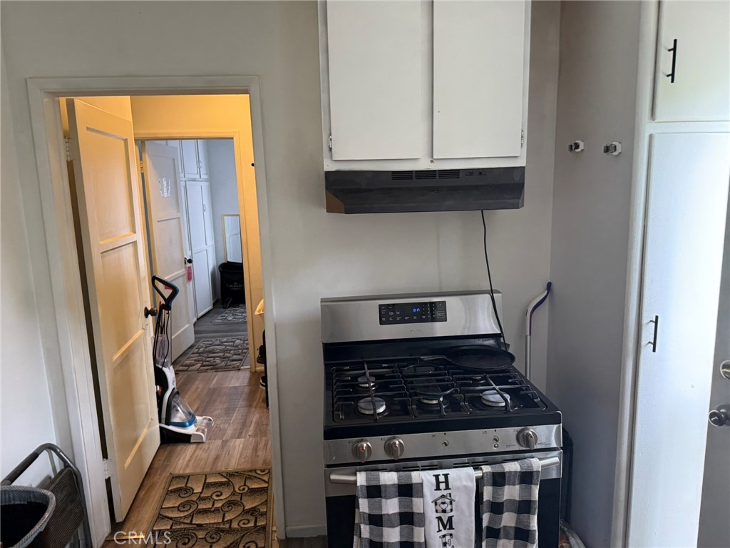 11709 Samoline Avenue Downey, CA 90241 - Photo 8 of 17