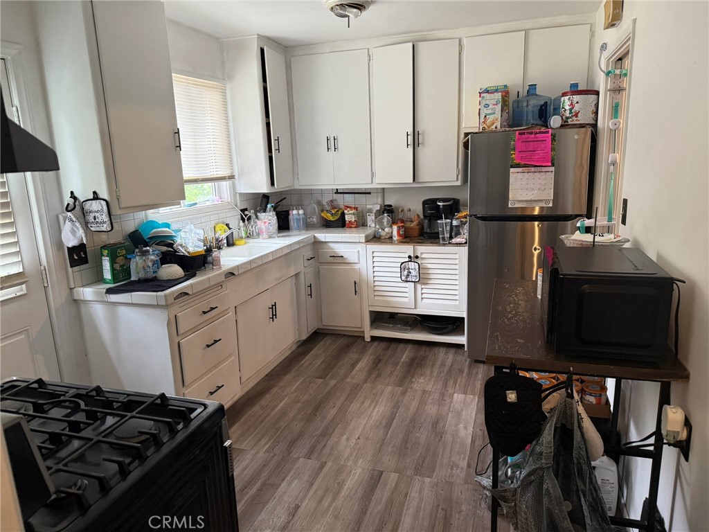 11709 Samoline Avenue Downey, CA 90241 - Photo 9 of 17