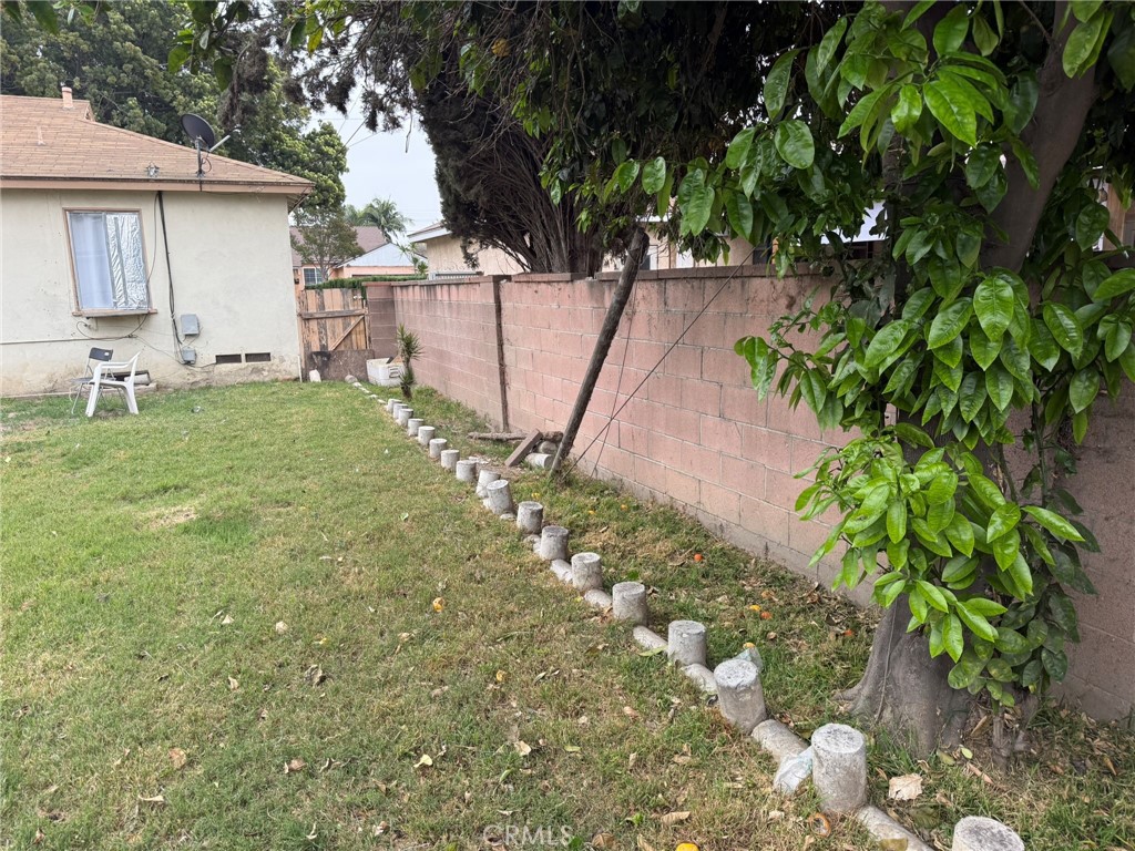 11709 Samoline Avenue Downey, CA 90241 - Photo 10 of 17