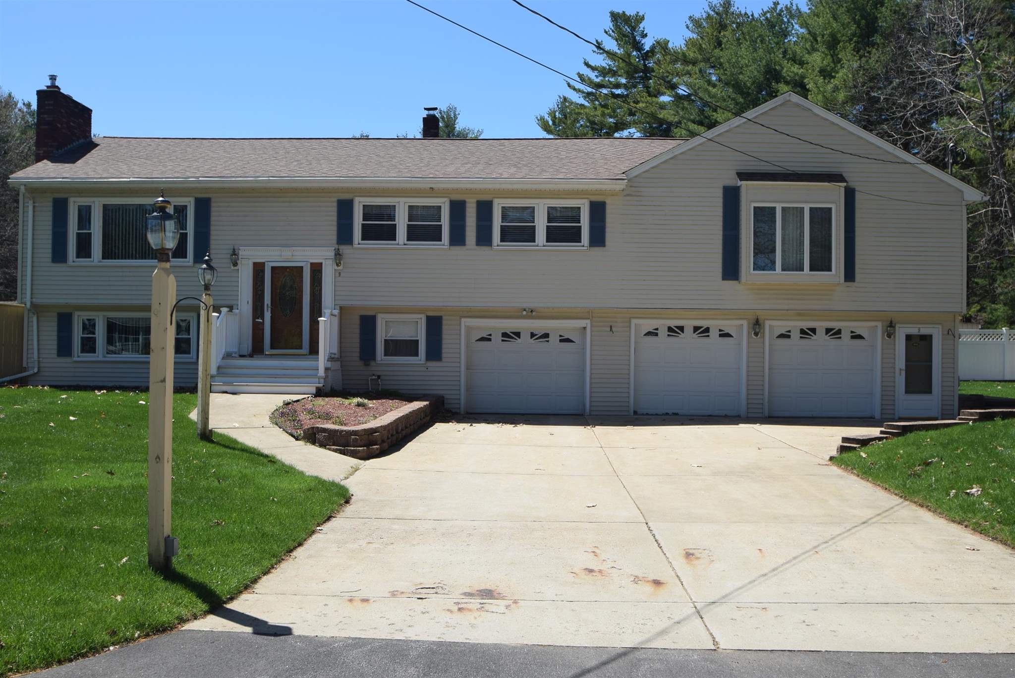 9 Tokanel Road Windham, NH 03087 - Photo 2 of 40