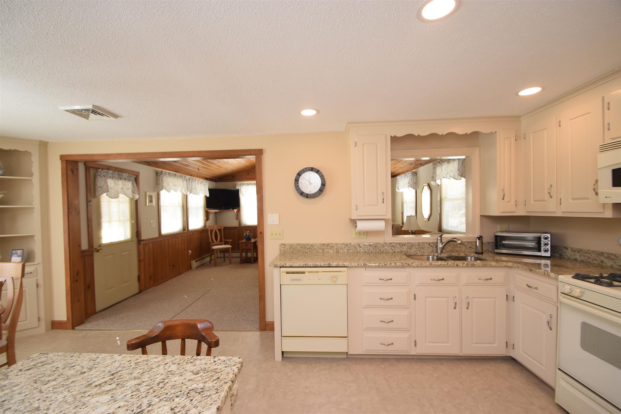 9 Tokanel Road Windham, NH 03087 - Photo 8 of 40