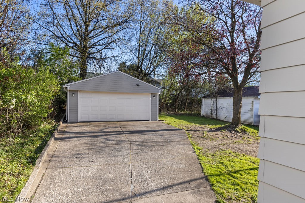 9620 David Road Garfield Heights, OH 44125 - Photo 34 of 36 View of garage