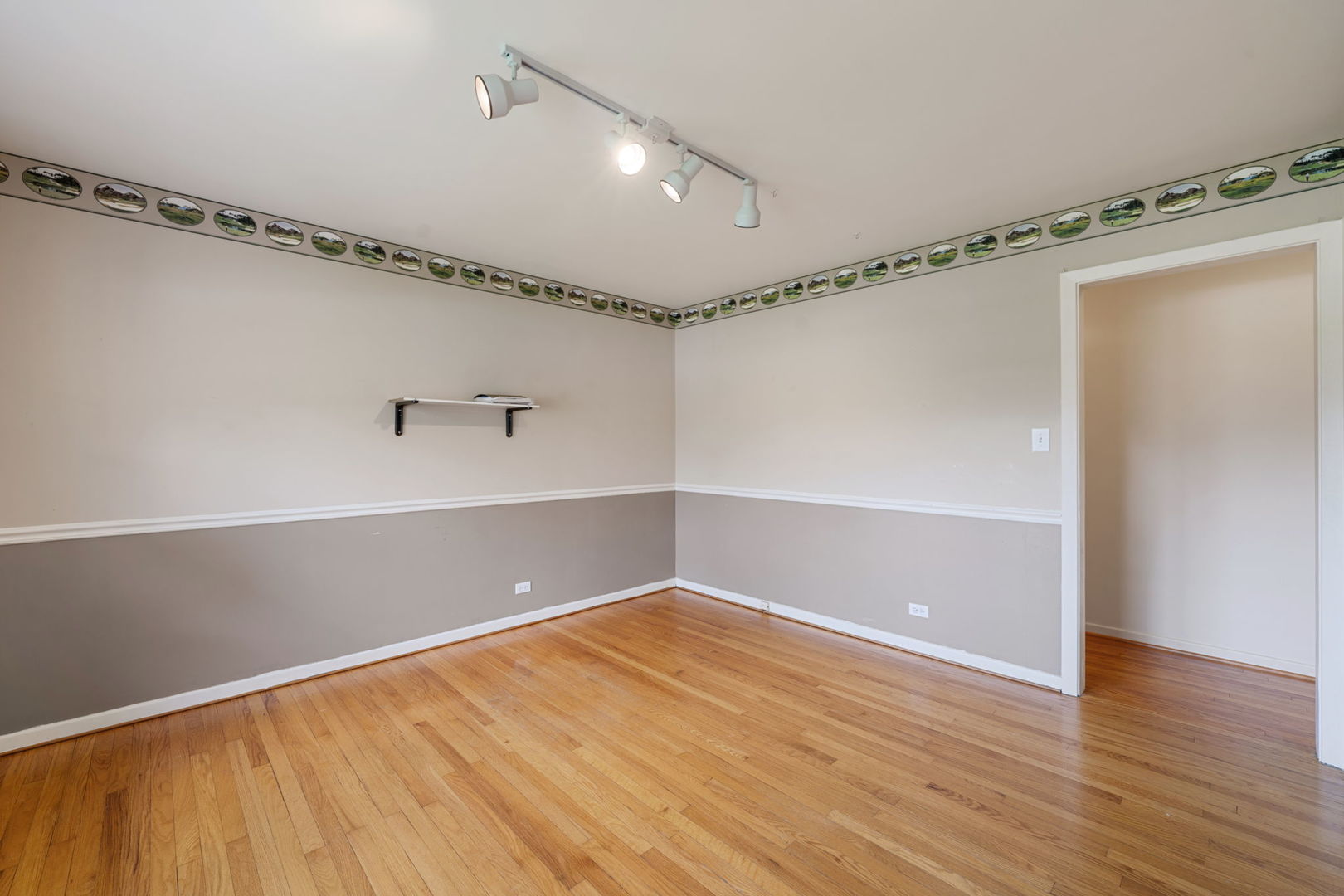 824 Braemar Road Flossmoor, IL 60422 - Photo 13 of 29 a view of an empty room