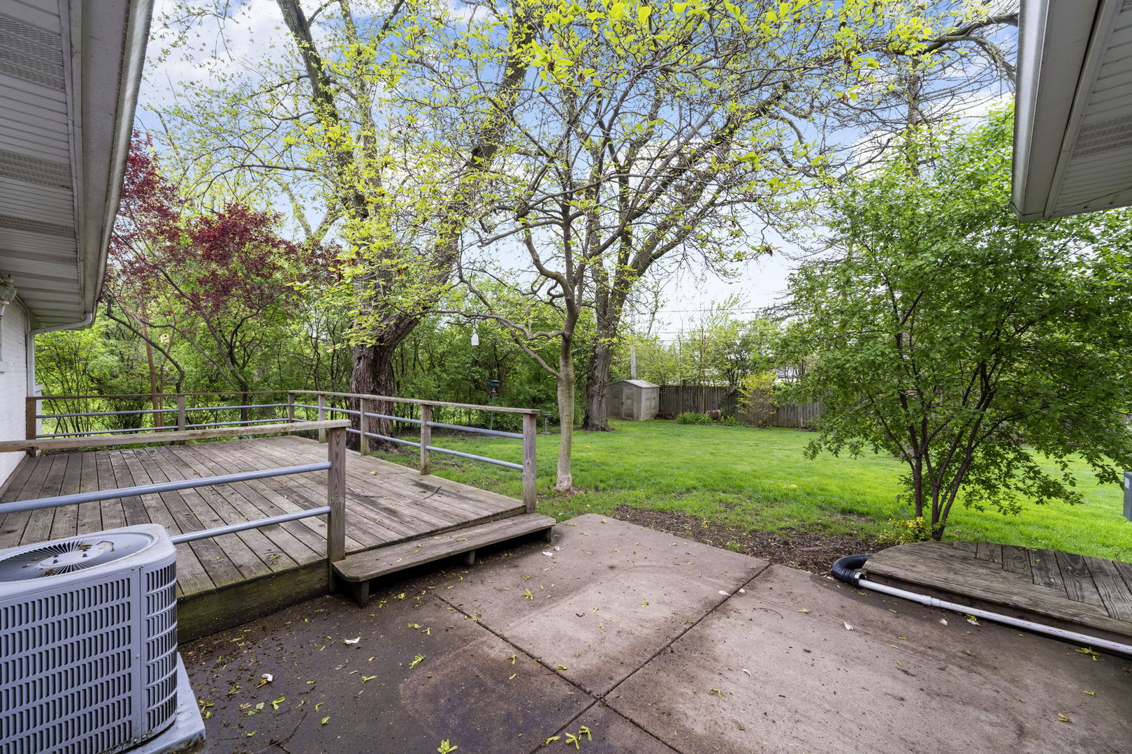 824 Braemar Road Flossmoor, IL 60422 - Photo 23 of 29 a view of backyard with wooden fence