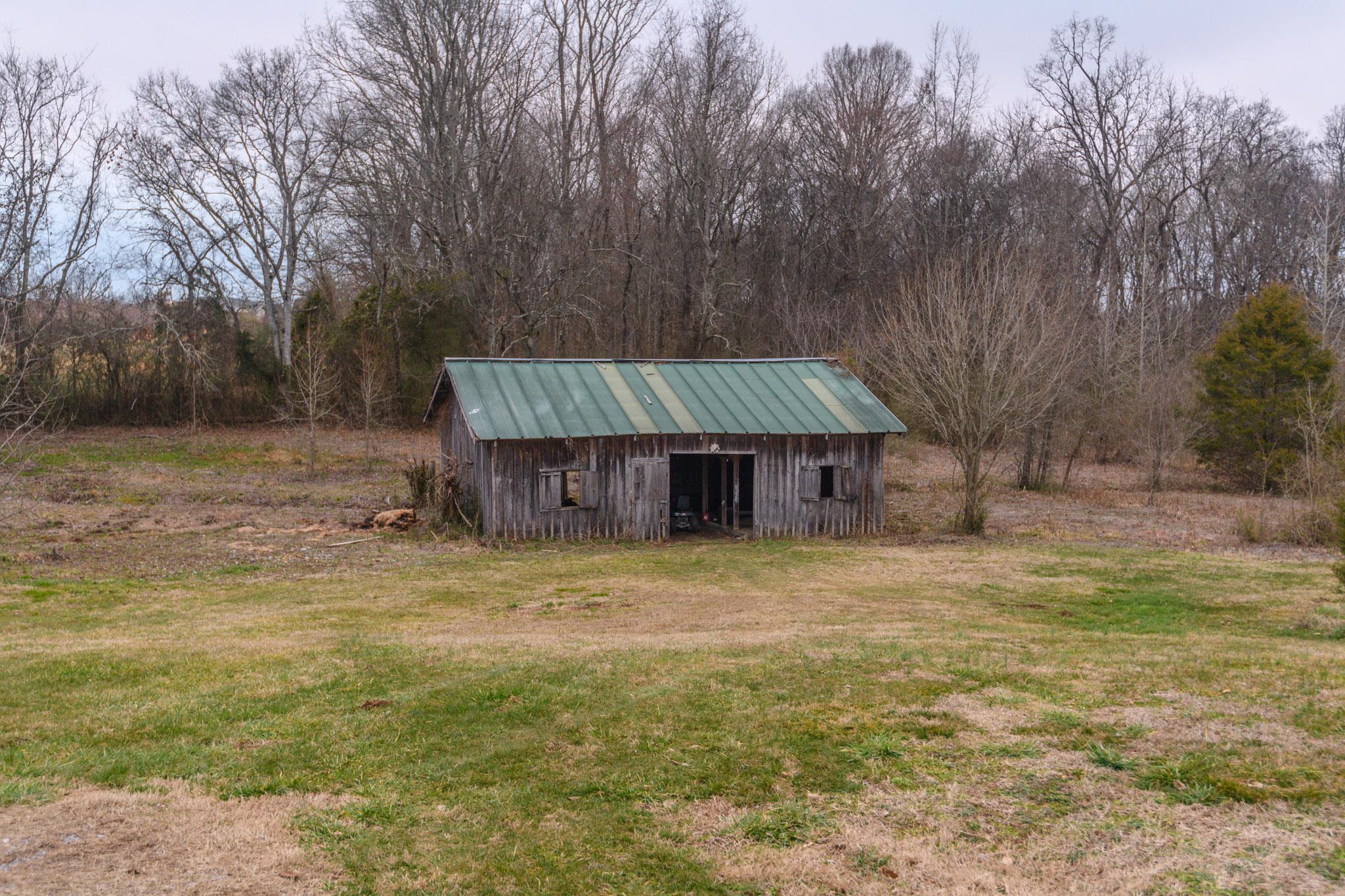Barn for your toys...
