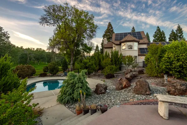 $1,190,000 | 8826 Heritage Court, Redding, CA 96001