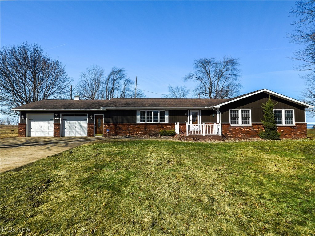 1092 Lake Road Conneaut, OH 44030 - Photo 1 of 45 Gallery Image 1