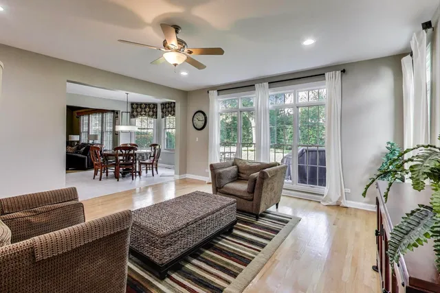 $1,200,000 | 1518 North Patton Avenue, Arlington Heights, IL 60004