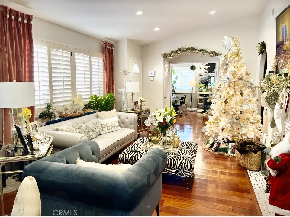 25803 Browning Place Stevenson Ranch, CA 91381 - Photo 5 of 20 a living room with furniture and a large window