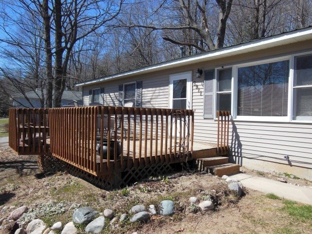 3911 Prouty Road Traverse City, MI 49686 - Photo 3 of 25 1797785-2.JPG
