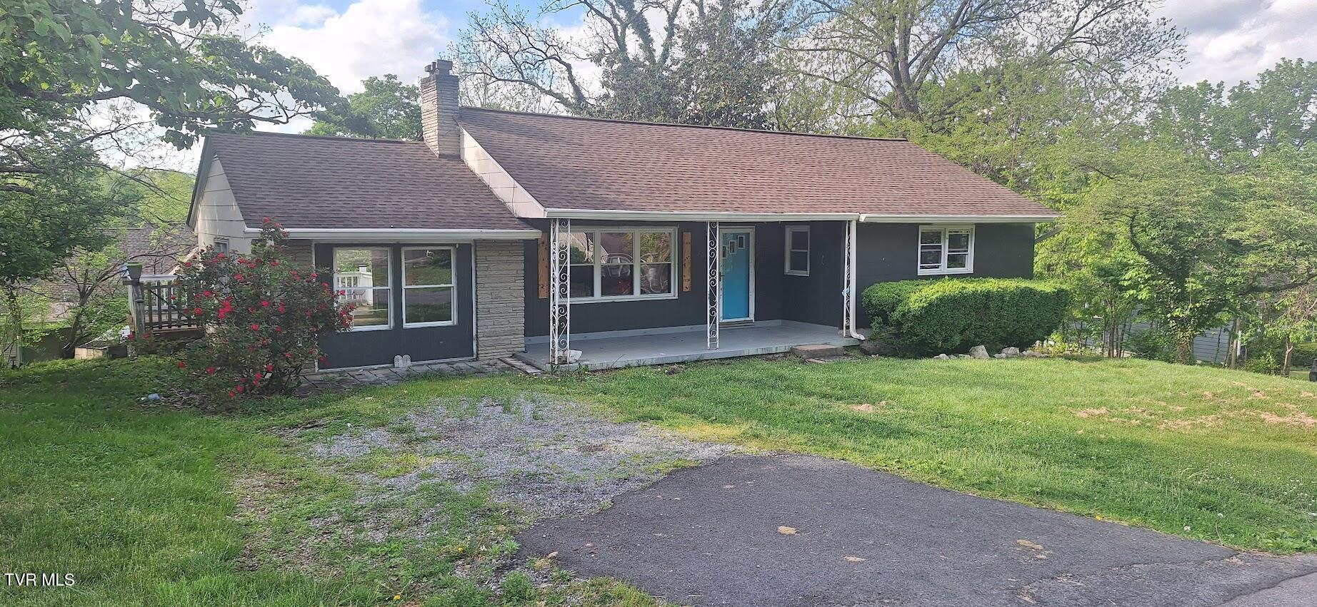 2409 Anderson Street Bristol, TN 37620 - Photo 2 of 28 1
