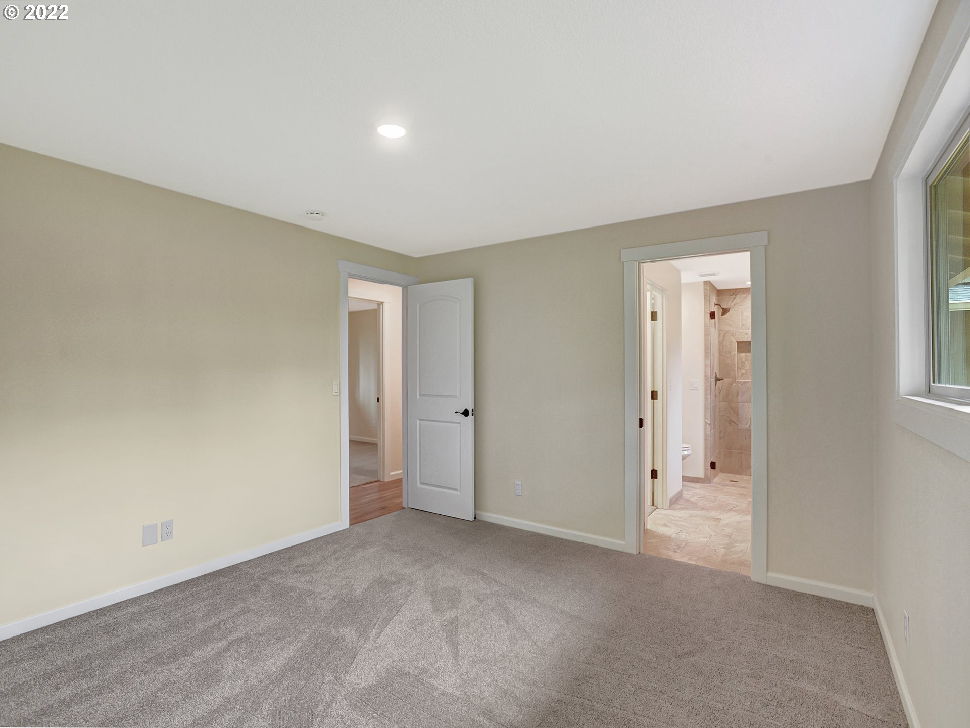 37490 Southeast Dunn Road Sandy, OR 97055 - Photo 15 of 29 a view of an empty room