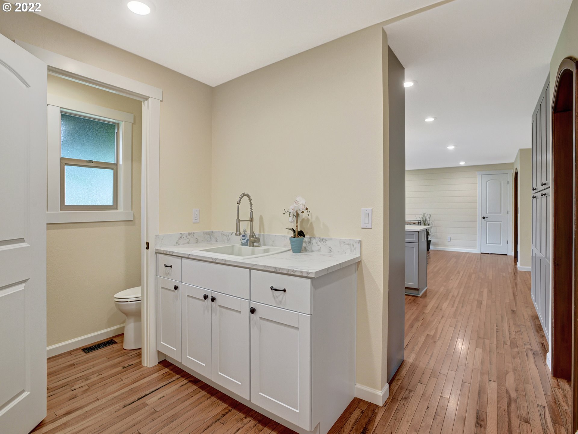 37490 Southeast Dunn Road Sandy, OR 97055 - Photo 17 of 29 a bathroom with a sink a toilet a shower and a mirror