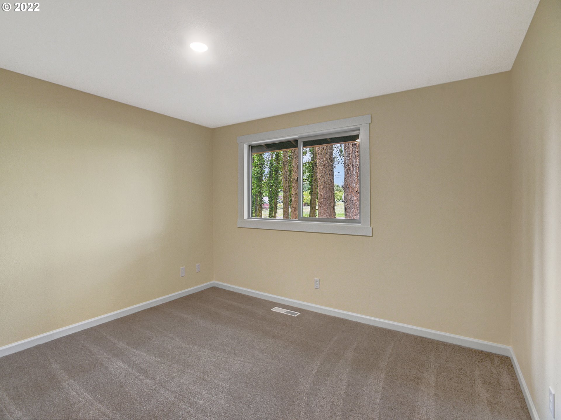 37490 Southeast Dunn Road Sandy, OR 97055 - Photo 25 of 29 an empty room with windows