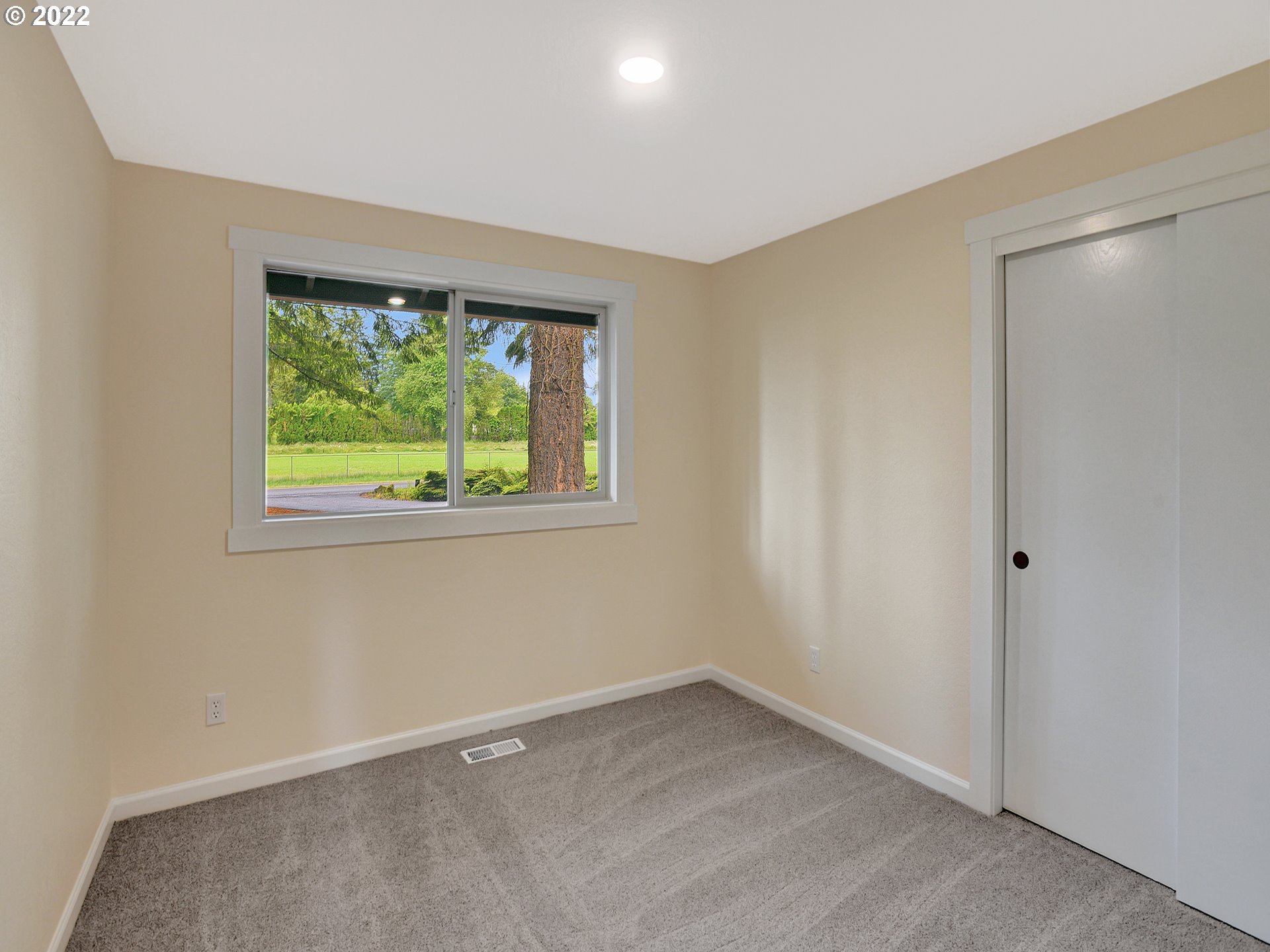 37490 Southeast Dunn Road Sandy, OR 97055 - Photo 27 of 29 an empty room with a window