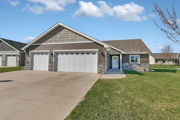 $335,000 | 153 Glenview Loop, St. Cloud, MN 56303