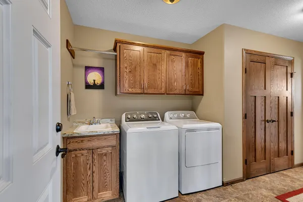 $335,000 | 153 Glenview Loop, St. Cloud, MN 56303