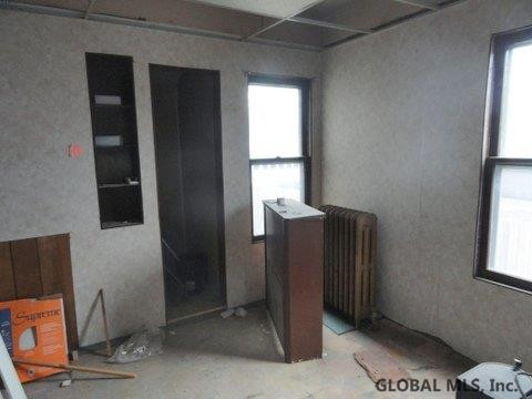 718 Curry Road Rotterdam, NY 12306 - Photo 8 of 17 Photo 8