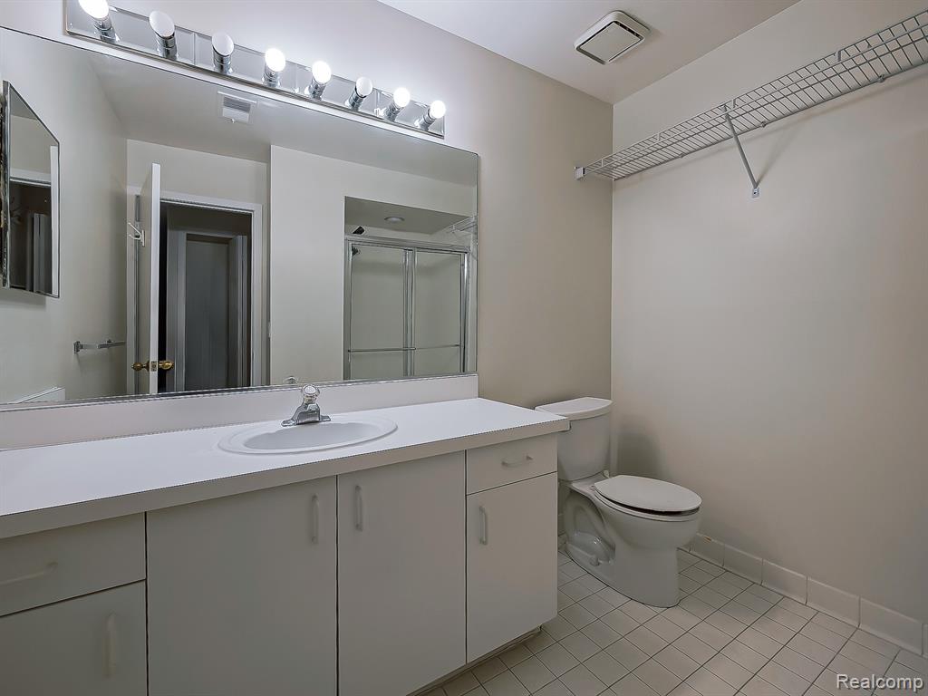 30414 Orchard Lake Road, Unit 12 Farmington, MI 48334 - Photo 21 of 33