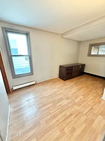 $1,450 | 1738 Van Vranken Avenue, Unit 1, Schenectady, NY 12308