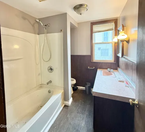 $1,450 | 1738 Van Vranken Avenue, Unit 1, Schenectady, NY 12308