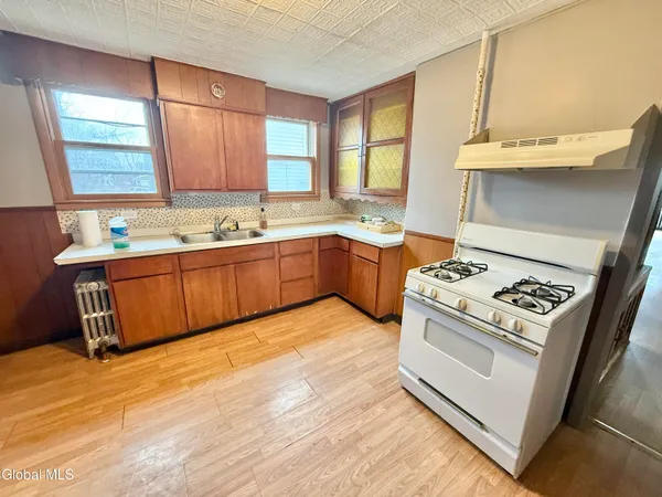 $1,450 | 1738 Van Vranken Avenue, Unit 1, Schenectady, NY 12308