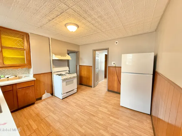 $1,450 | 1738 Van Vranken Avenue, Unit 1, Schenectady, NY 12308