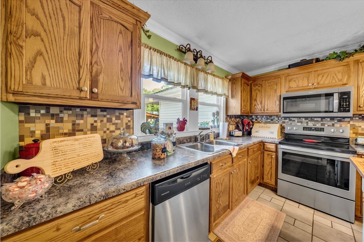 1006 Evins Street Manchester, TN 37355 - Photo 12 of 53