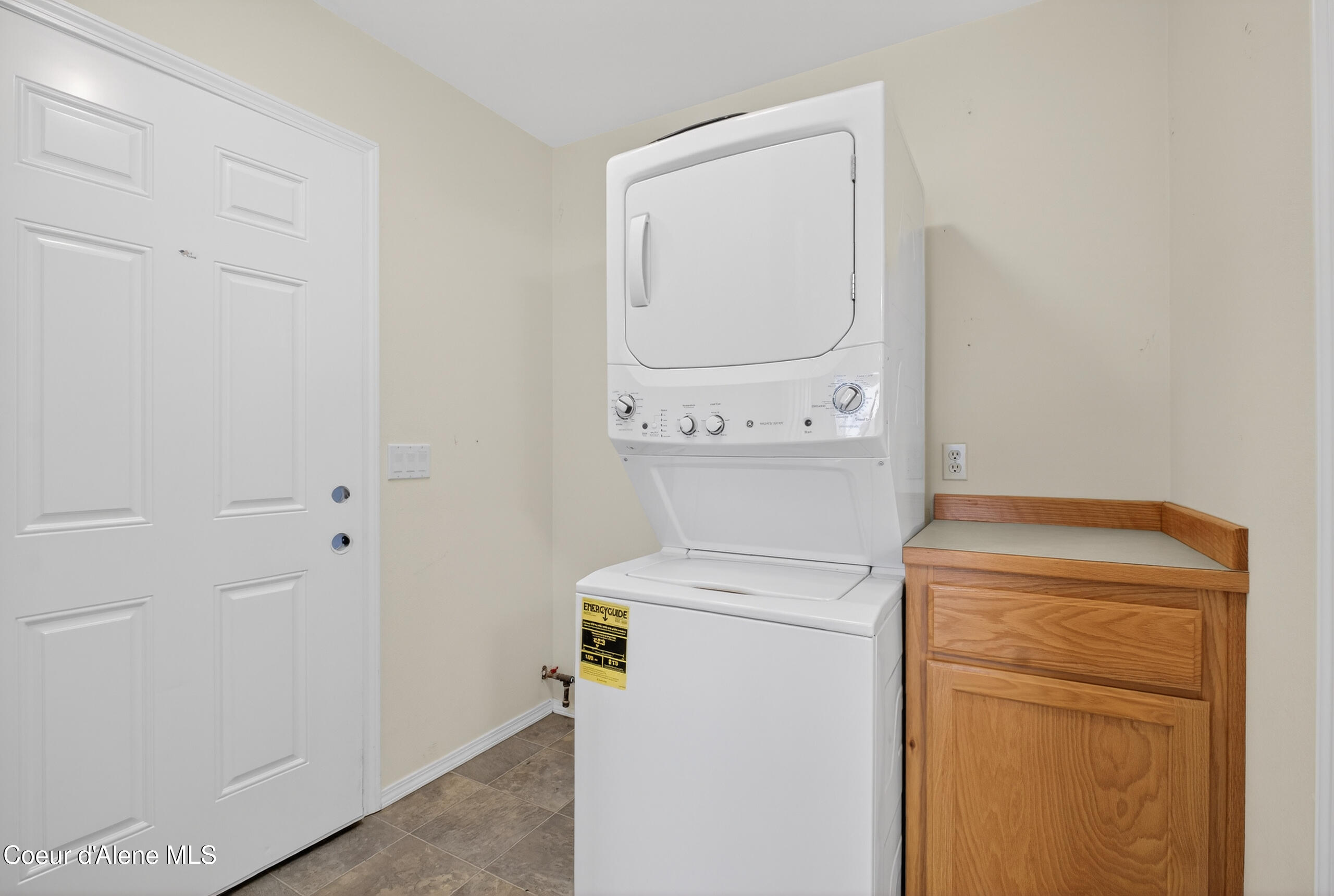 13596 North Kings Canyon Road Rathdrum, ID 83858 - Photo 16 of 31 Laundry Room