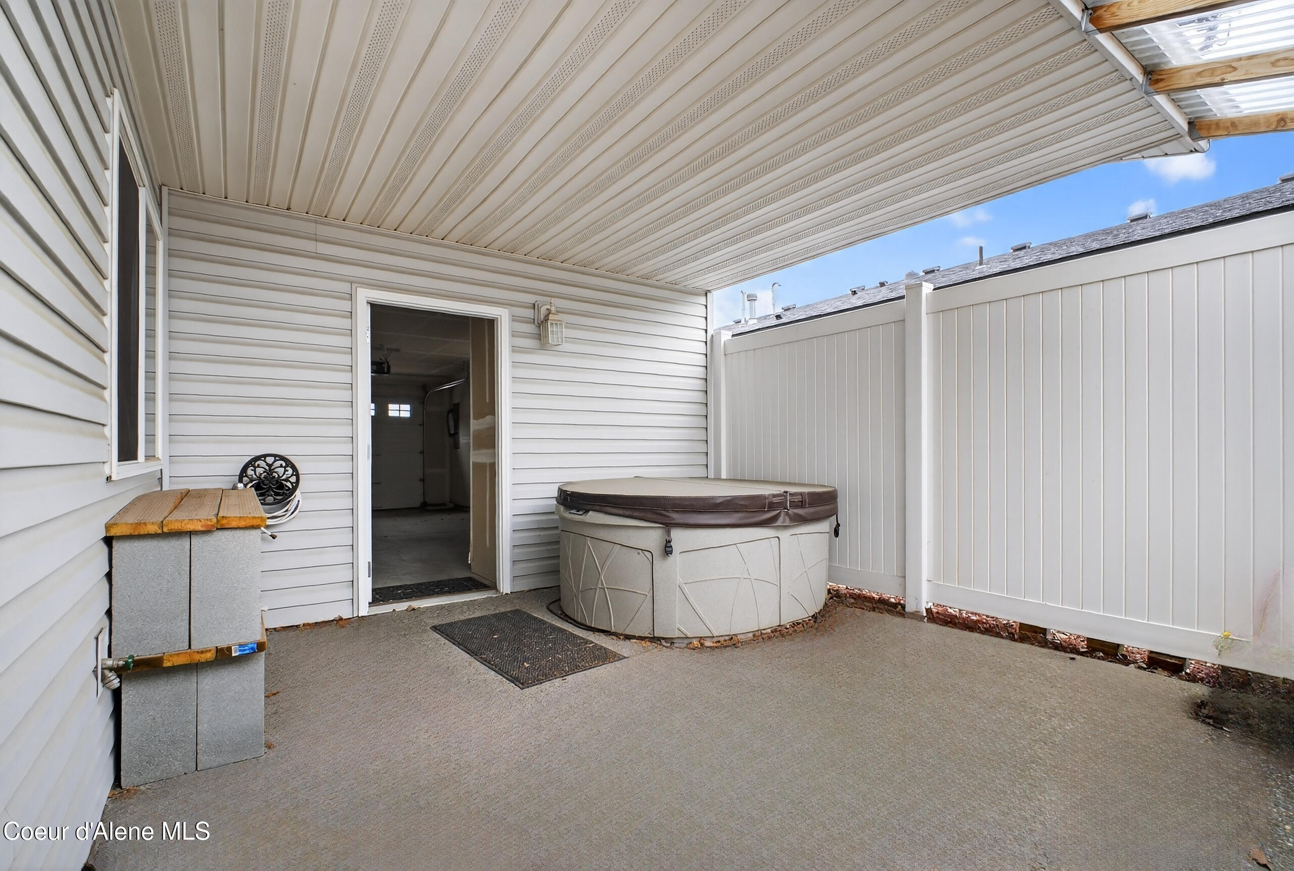 13596 North Kings Canyon Road Rathdrum, ID 83858 - Photo 26 of 31 Patio