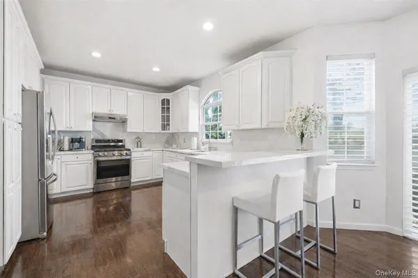 $1,125,000 | 24 Ridge Court, Hauppauge, NY 11788