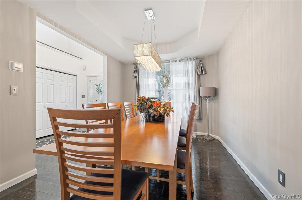 24 Ridge Court Hauppauge, NY 11788 - Photo 23 of 36