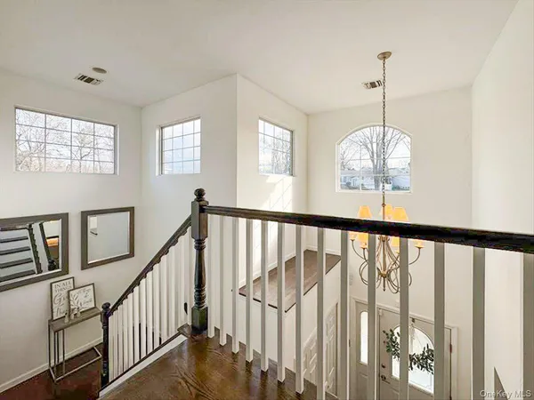 $1,125,000 | 24 Ridge Court, Hauppauge, NY 11788