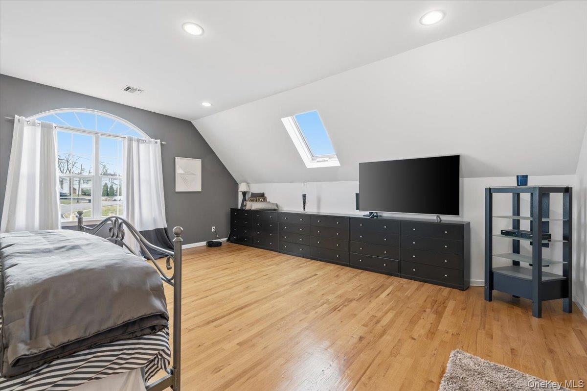 24 Ridge Court Hauppauge, NY 11788 - Photo 27 of 36