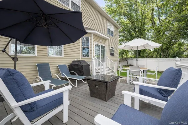 $1,125,000 | 24 Ridge Court, Hauppauge, NY 11788