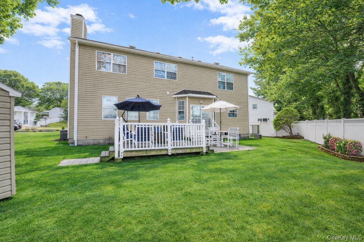 24 Ridge Court Hauppauge, NY 11788 - Photo 36 of 36