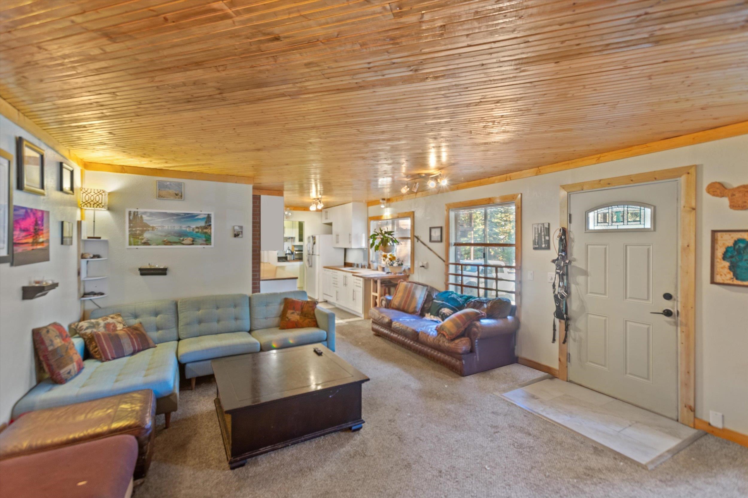 4115 North Lake Boulevard Carnelian Bay, CA 96140 - Photo 5 of 28 a living room with furniture