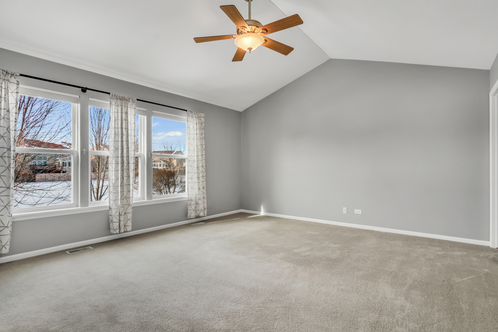 90 Inverness Court Round Lake, IL 60073 - Photo 24 of 44