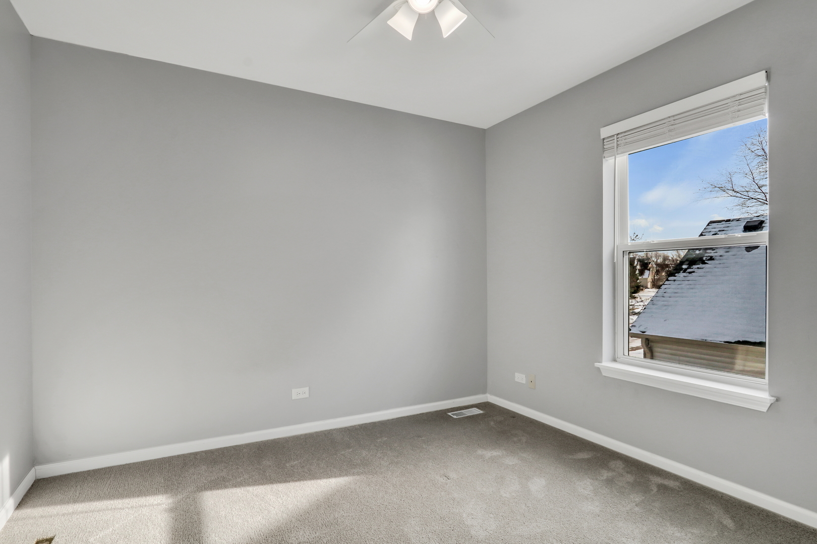 90 Inverness Court Round Lake, IL 60073 - Photo 29 of 44