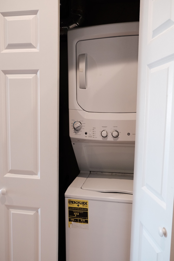 113 South Paulina Street, Unit 3 Chicago, IL 60612 - Photo 13 of 13 a utility room with dryer and washer