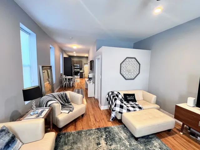 $2,600 | 113 South Paulina Street, Unit 3, Chicago, IL 60612