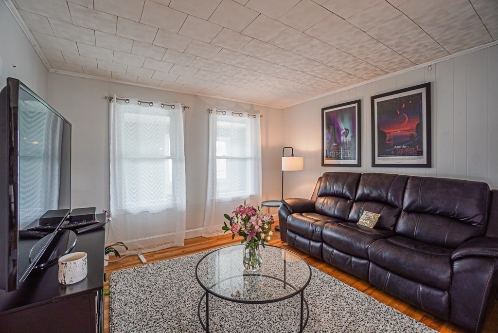 90 Windsor Road Medford, MA 02155 - Photo 8 of 23 Gallery Image 8