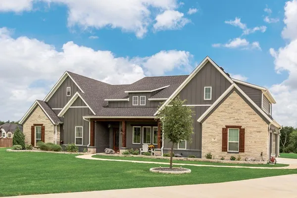 $799,900 | 10 Tamminga Trail, Waxahachie, TX 75167
