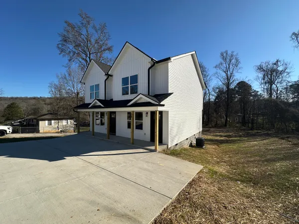 $1,300 | 42 East Avenue Avenue, Rossville, GA 30741
