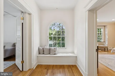 a view of livingroom with kitchen